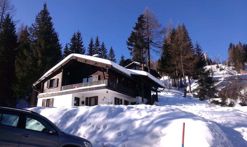 Fichtenblockhuette Sonnenalpe Nassfeld Bagian luar foto