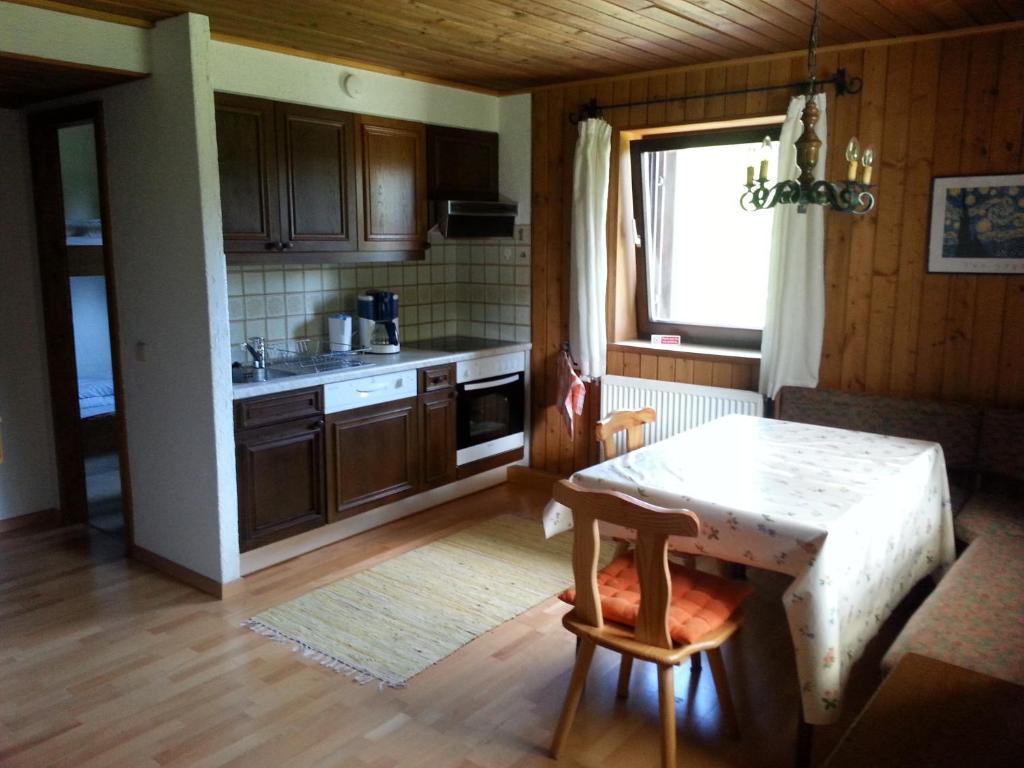 Fichtenblockhuette Sonnenalpe Nassfeld Ruang foto